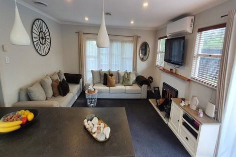 Photo of property in 2/34 Valley View Road, Glenfield, Auckland, 0629