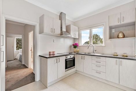 Photo of property in 1/46 West Coast Road, Glen Eden, Auckland, 0602