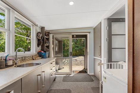 Photo of property in 7102 Kenepuru Road, Raetihi, Picton, 7282