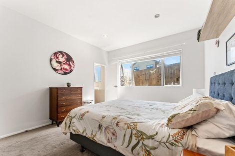 Photo of property in 33 Kaipuke Crescent, Gulf Harbour, Whangaparaoa, 0930