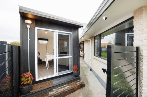 Photo of property in 28 Jefferson Crescent, Milson, Palmerston North, 4414