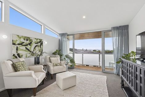 Photo of property in 32 Mantell Street, Seatoun, Wellington, 6022