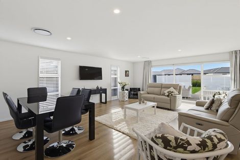 Photo of property in 9 Cam Mill Place, Rangiora, 7400