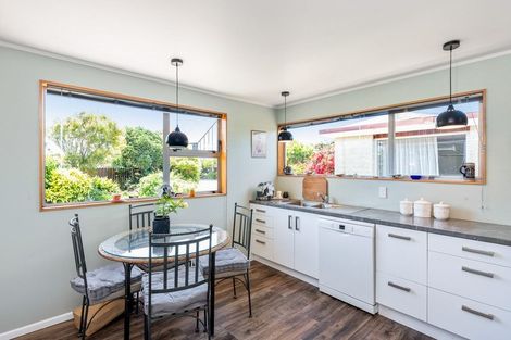 Photo of property in 9 Bermuda Grove, Paraparaumu Beach, Paraparaumu, 5032