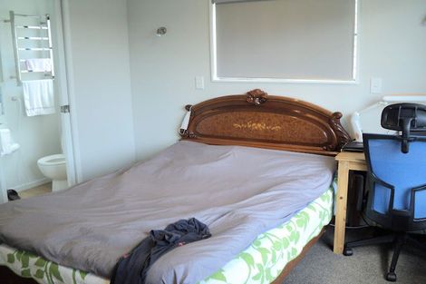 Photo of property in 8a Diosma Place, Botany Downs, Auckland, 2010