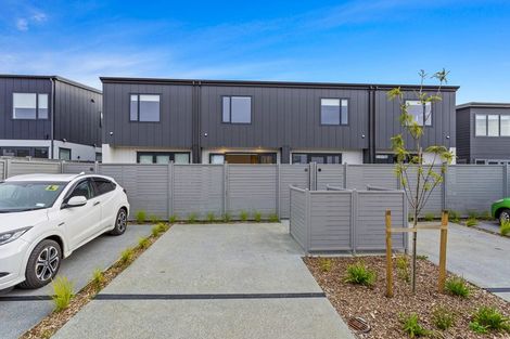 Photo of property in 16 Park Green Avenue, Rosehill, Papakura, 2113