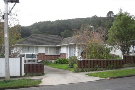 Photo of property in 40 Lowry Crescent, Stokes Valley, Lower Hutt, 5019