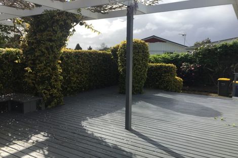 Photo of property in 12 Bridgens Avenue, Te Atatu Peninsula, Auckland, 0610