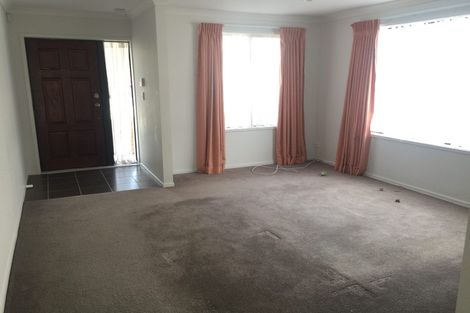 Photo of property in 3a Andover Way, Goodwood Heights, Auckland, 2105