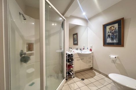 Photo of property in 5d/5 Kent Terrace, Mount Victoria, Wellington, 6011