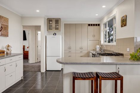 Photo of property in 21 Longview Drive, Merrilands, New Plymouth, 4312