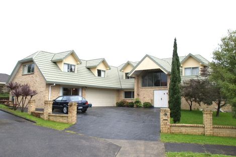 Photo of property in 14 Hagen Close, Golflands, Auckland, 2013