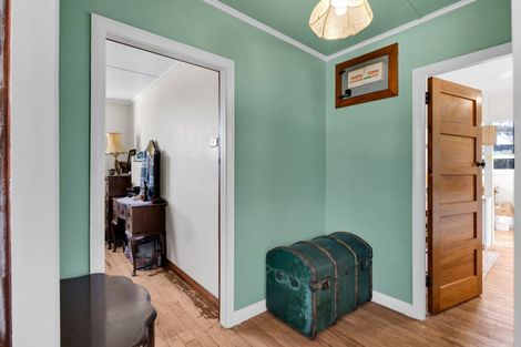 Photo of property in 96 Blake Street, Waitara, 4320