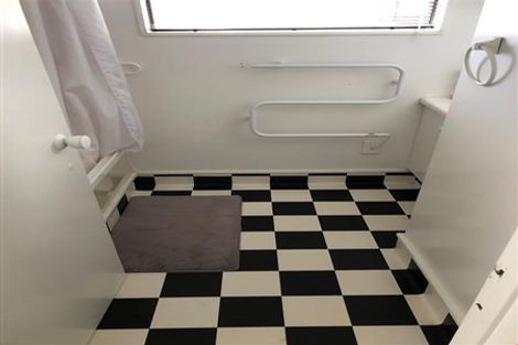 Photo of property in 2/61 Weldene Avenue, Glenfield, Auckland, 0629