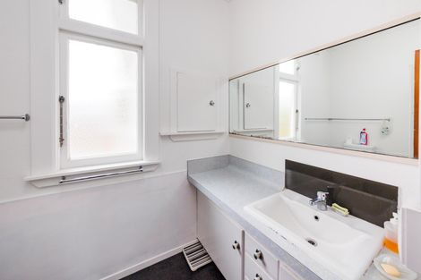 Photo of property in 992b Tremaine Avenue, Roslyn, Palmerston North, 4414