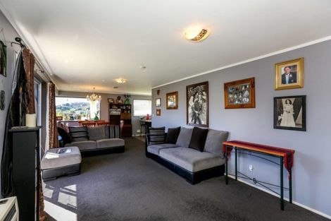 Photo of property in 9 Fantome Place, Whalers Gate, New Plymouth, 4310