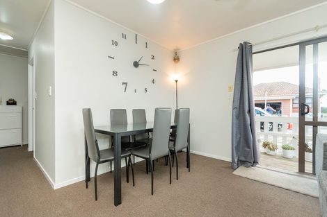 Photo of property in 29 Archibald Road, Kelston, Auckland, 0602