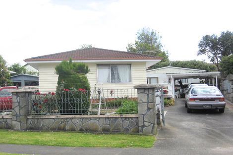 Photo of property in 33 Frobisher Way, Clendon Park, Auckland, 2103