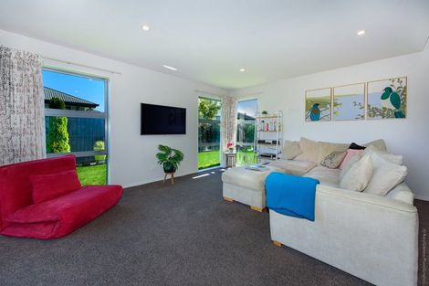 Photo of property in 10 Meyer Crescent, Halswell, Christchurch, 8025
