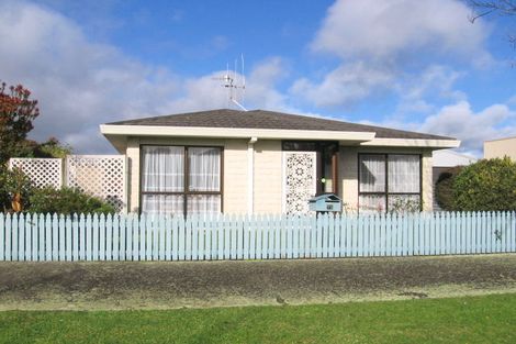 Photo of property in 76 Florence Avenue, Palmerston North, 4414