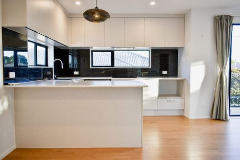 Photo of property in 26a Holland Avenue, Point England, Auckland, 1072