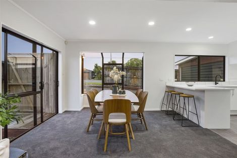 Photo of property in 1/81 Carlisle Road, Torbay, Auckland, 0632