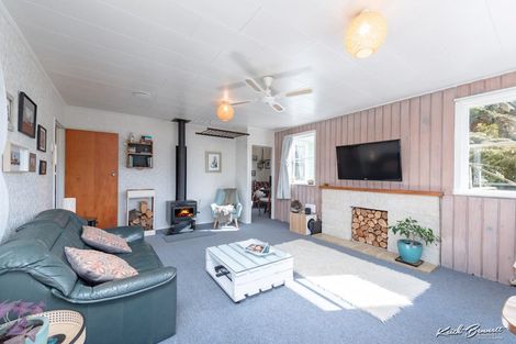 Photo of property in 36 Wyndham Road, Pinehaven, Upper Hutt, 5019