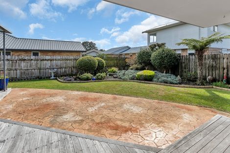 Photo of property in 32 Bermuda Place, One Tree Point, 0118