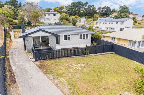 Photo of property in 40 Cornwall Crescent, Cannons Creek, Porirua, 5024