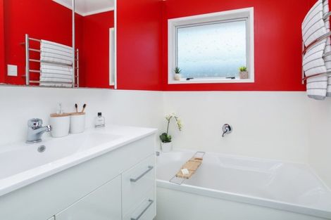 Photo of property in 11 Cypress Crescent, Pukete, Hamilton, 3200