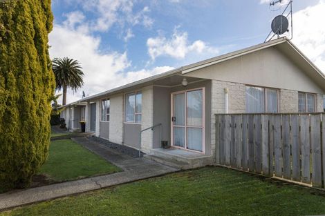 Photo of property in 12 Mccallum Street, Dannevirke, 4930