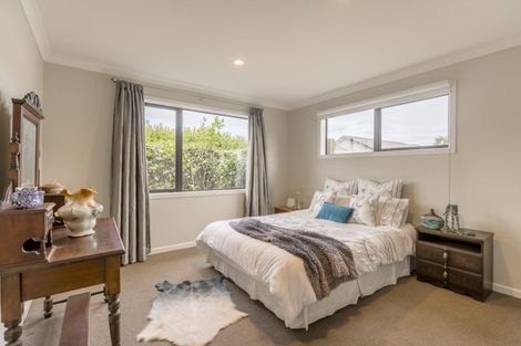 Photo of property in 8 Pateke Way, Paraparaumu Beach, Paraparaumu, 5032