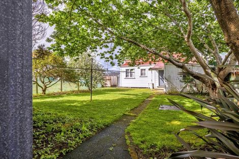 Photo of property in 18 Furlong Street, Hawera, 4610