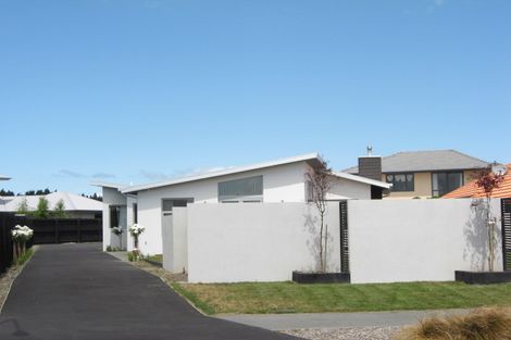 Photo of property in 12 Foresters Crescent, Parklands, Christchurch, 8083