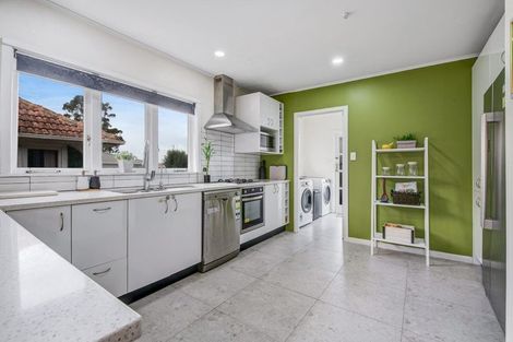 Photo of property in 1/73 Chivalry Road, Glenfield, Auckland, 0629