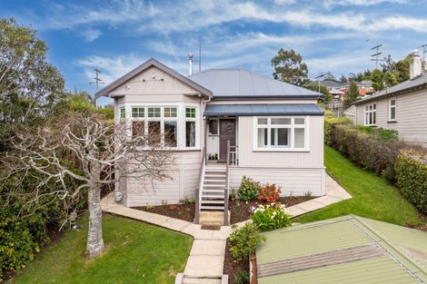 Photo of property in 15 Glenross Street, Glenross, Dunedin, 9011