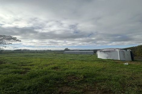 Photo of property in 479 Waitakere Road, Taupaki, Henderson, 0782