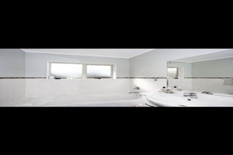 Photo of property in 12 Prado Drive, Pukekohe, 2120