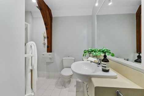 Photo of property in Whitmore Apartments, 1b/7 Stout Street, Wellington Central, Wellington, 6011