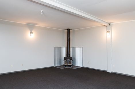 Photo of property in 5 Tararua Terrace, Cloverlea, Palmerston North, 4412