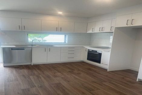 Photo of property in 22 Whakahui Lane, Mangere Bridge, Auckland, 2022