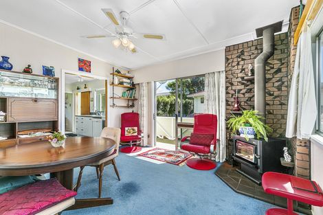 Photo of property in 193 Te Atatu Road, Te Atatu South, Auckland, 0610