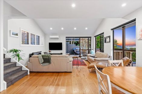 Photo of property in 17a Constable Lane, West Harbour, Auckland, 0618