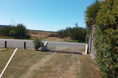 Photo of property in 5 Bluecliffs Beach Road, Papatotara, Tuatapere, 9691