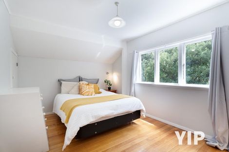 Photo of property in 74 Newlands Road, Newlands, Wellington, 6037