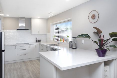 Photo of property in 271 Queenspark Drive, Parklands, Christchurch, 8083