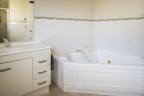 Photo of property in 21 Saint Columbans Grove, Boulcott, Lower Hutt, 5010