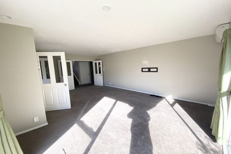 Photo of property in 5 Shanaway Close, Halswell, Christchurch, 8025