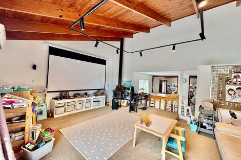 Photo of property in 61 Waimumu Road, Massey, Auckland, 0614