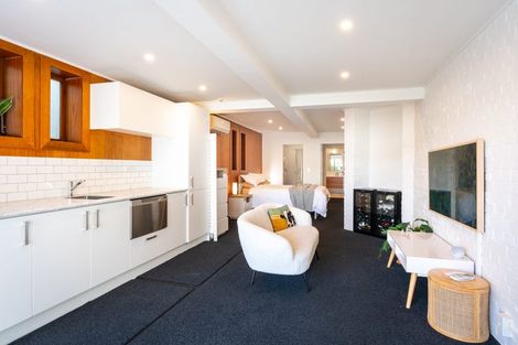 Photo of property in 84 Roxburgh Street, Mount Victoria, Wellington, 6011